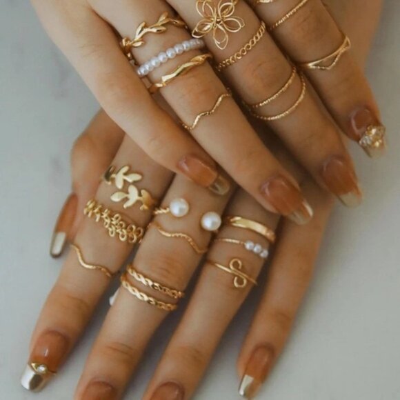 SHEIN 20 Pcs Gold and White Dainty Ring Set - Picture 1 of 4